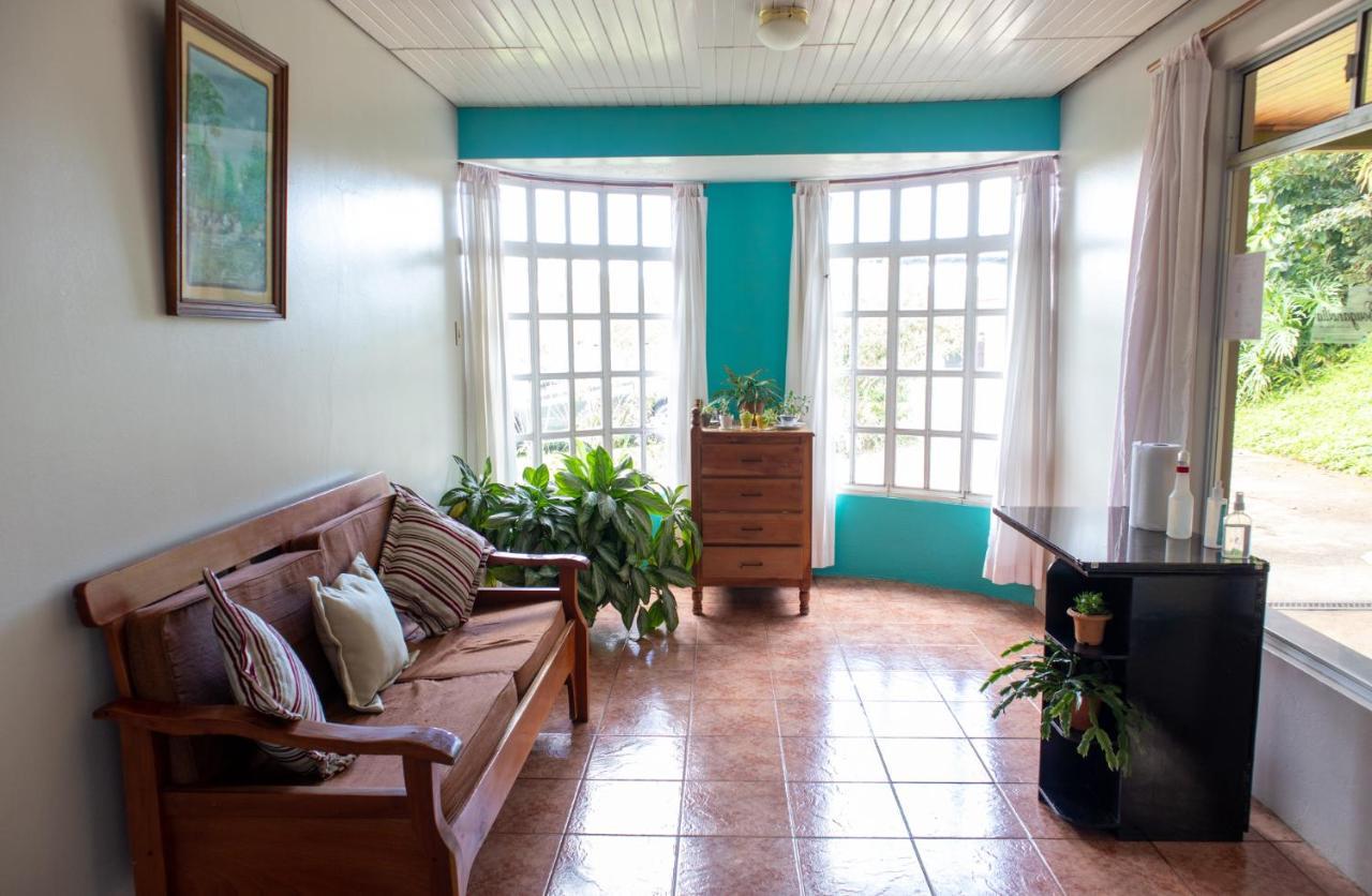 Hostel Bouganvilia Bed And Breakfast San Ramón Zewnętrze zdjęcie