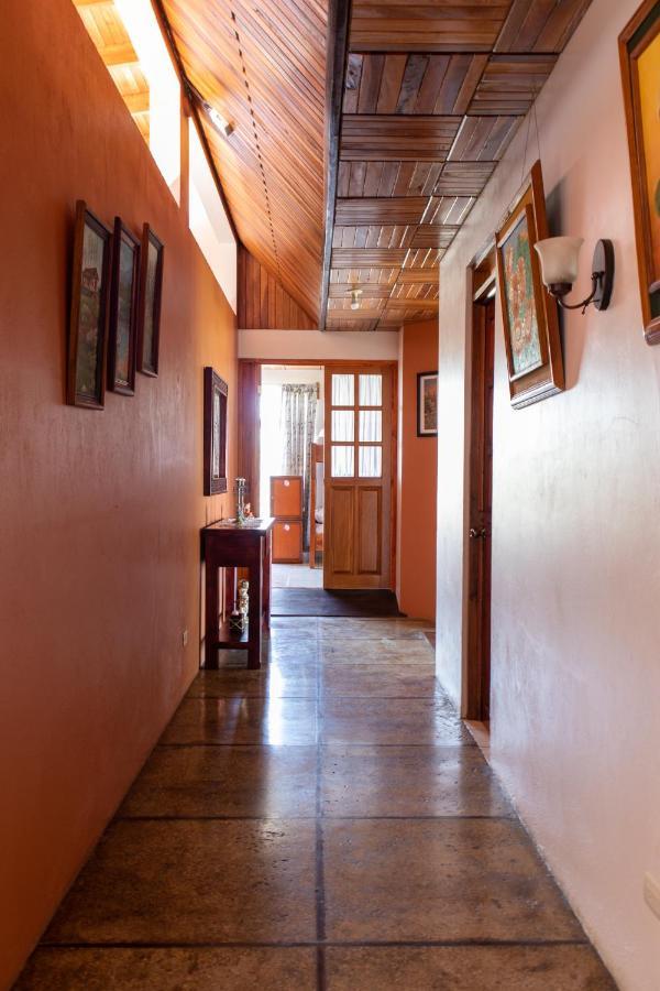Hostel Bouganvilia Bed And Breakfast San Ramón Zewnętrze zdjęcie