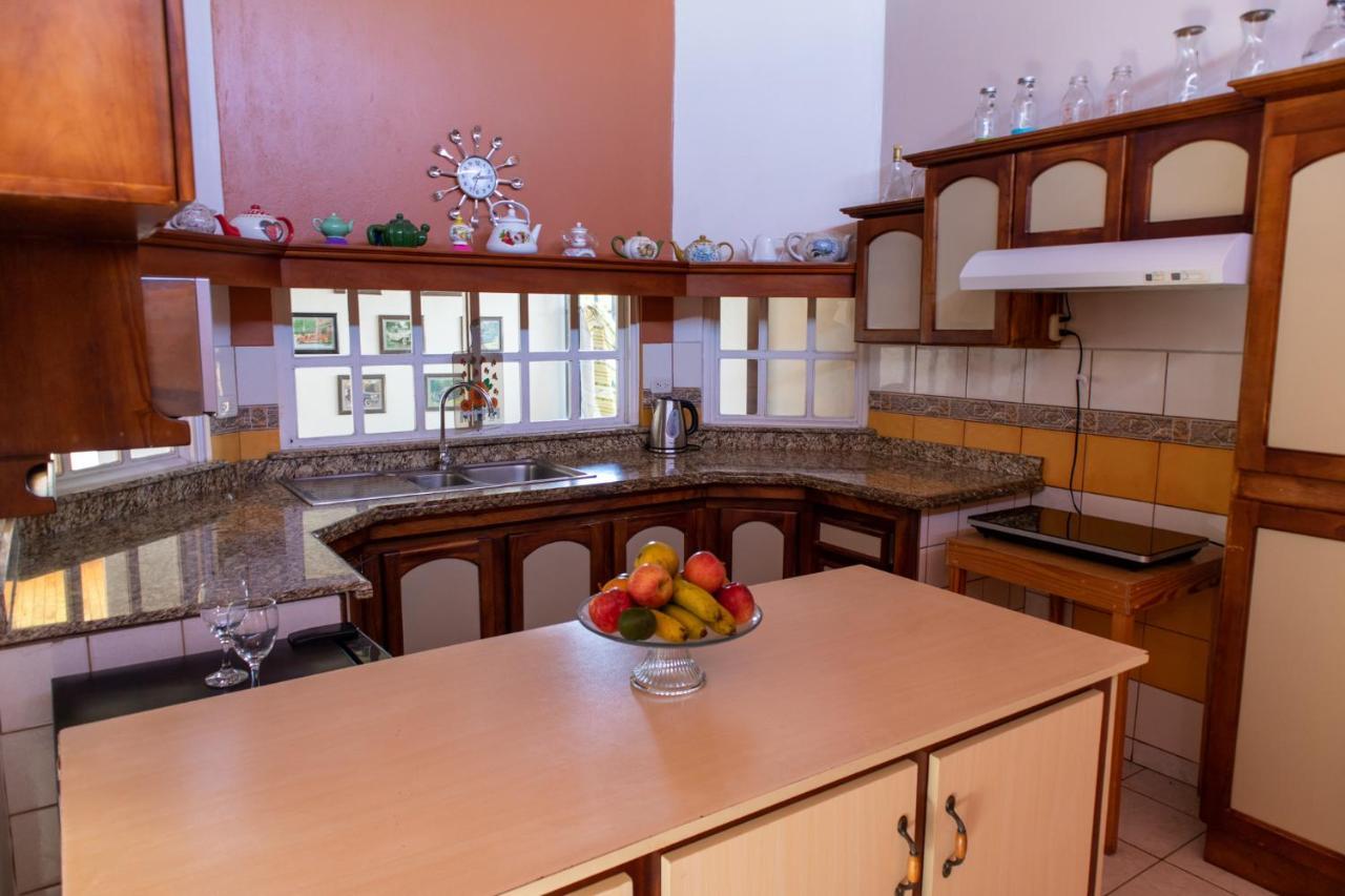 Hostel Bouganvilia Bed And Breakfast San Ramón Zewnętrze zdjęcie