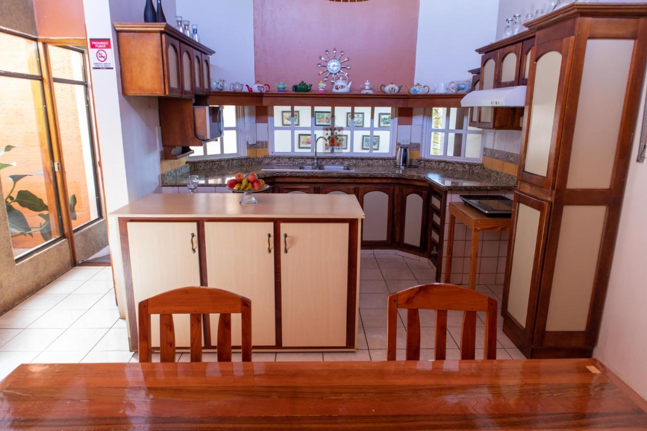 Hostel Bouganvilia Bed And Breakfast San Ramón Zewnętrze zdjęcie
