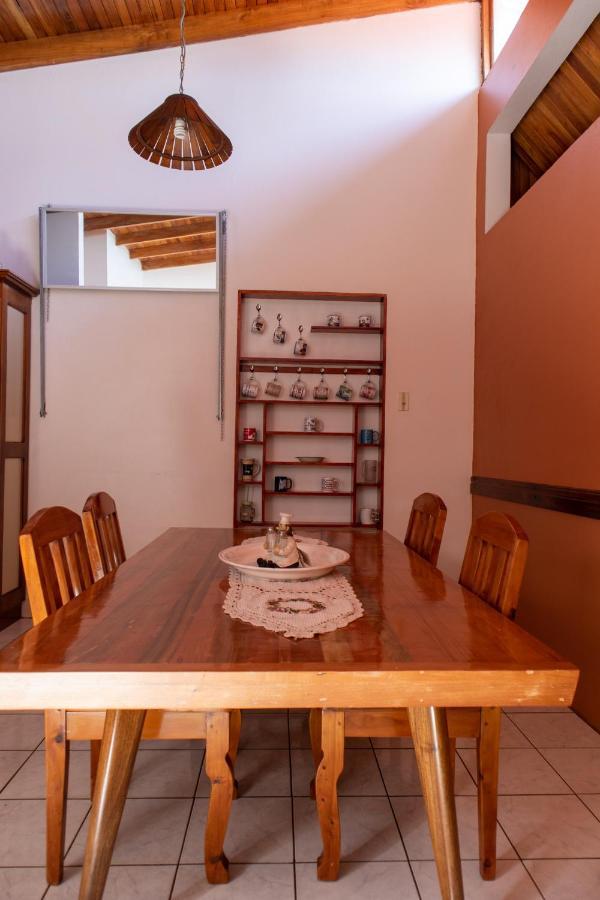 Hostel Bouganvilia Bed And Breakfast San Ramón Zewnętrze zdjęcie