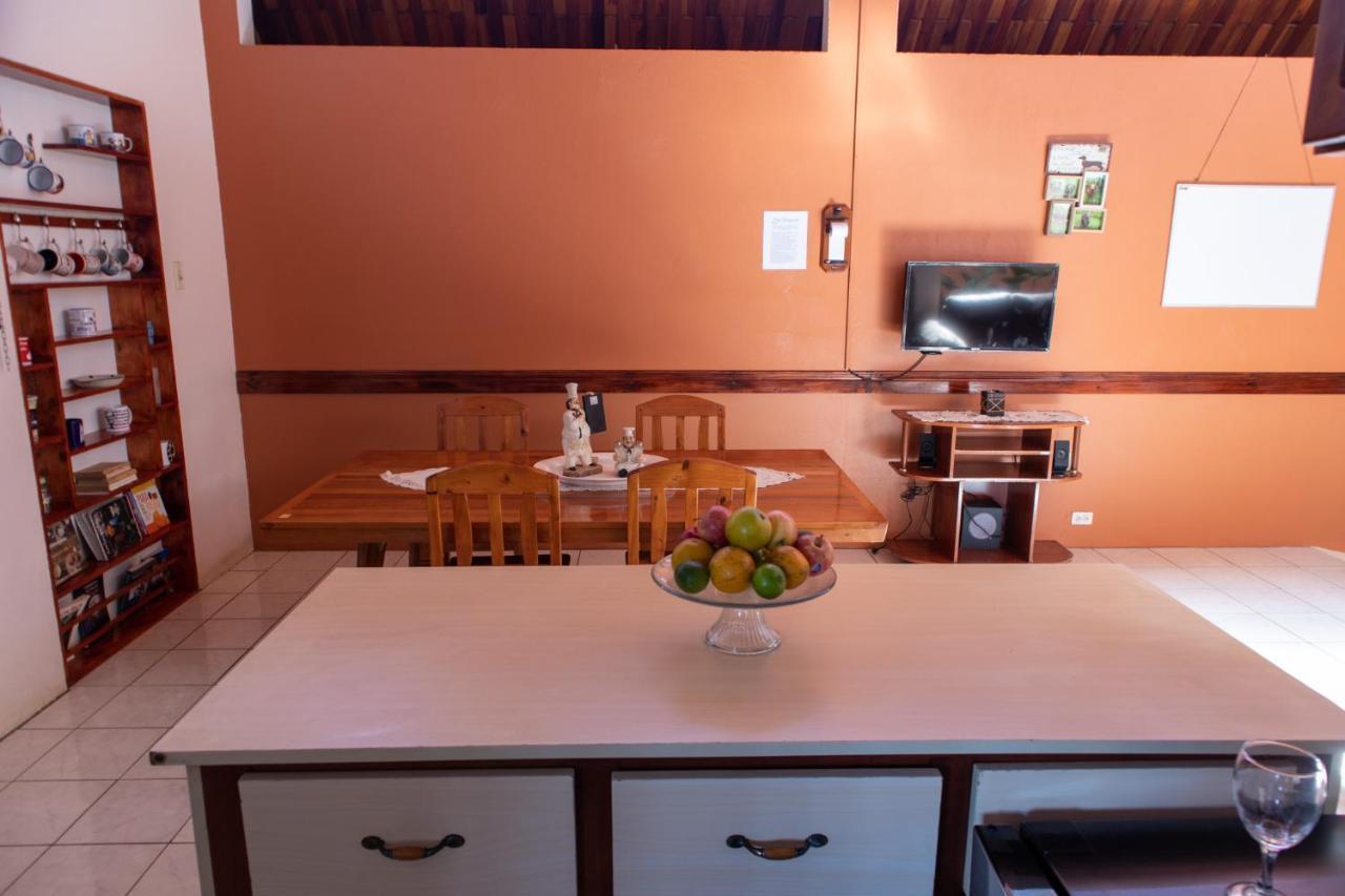 Hostel Bouganvilia Bed And Breakfast San Ramón Zewnętrze zdjęcie
