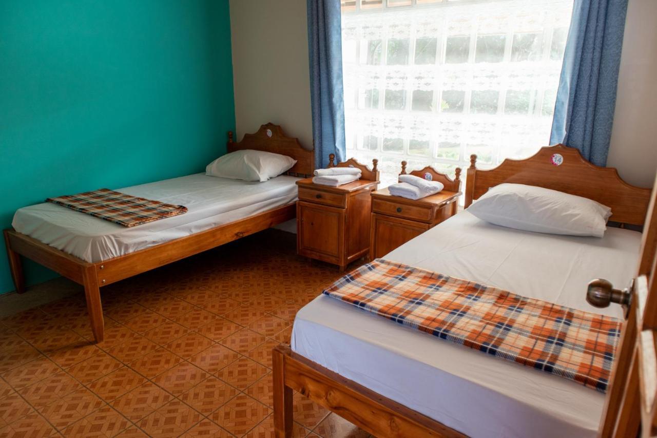Hostel Bouganvilia Bed And Breakfast San Ramón Zewnętrze zdjęcie