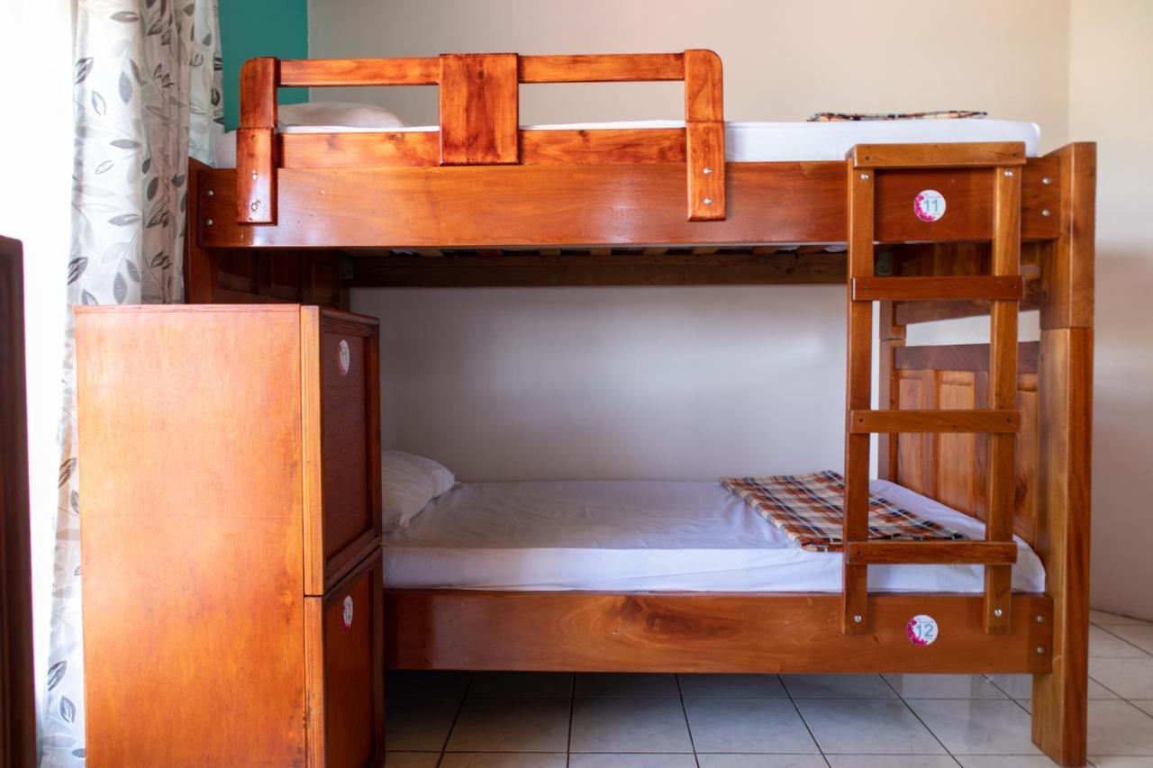 Hostel Bouganvilia Bed And Breakfast San Ramón Zewnętrze zdjęcie