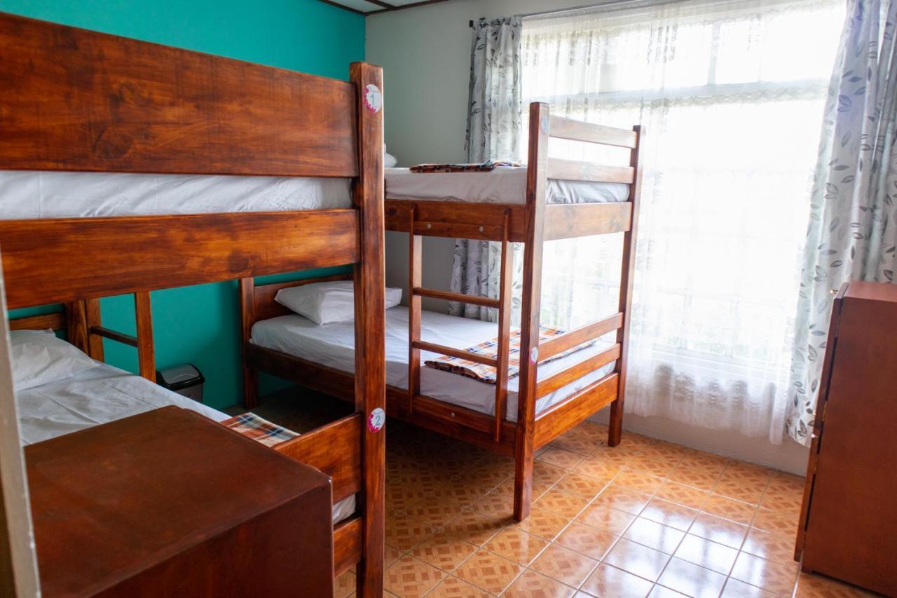 Hostel Bouganvilia Bed And Breakfast San Ramón Zewnętrze zdjęcie